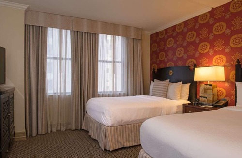 Downtown Austin Hotel | Convenient Stay! THREE Relaxing Units, Pet-friendly, Indoor Swimming Pool!