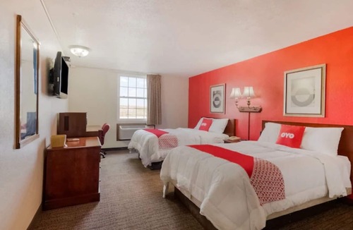 Morton Hotel | Convenient Stay Near I-74 and Downtown Morton - Complimentary Self Parking!