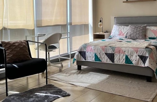 Bagumbayan Apartment | Convenient Studio w/ Infinity Pool, Sauna & More!