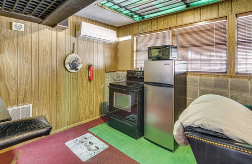 Odessa Apartment | Convenient Studio w/Private Bar in Odessa
