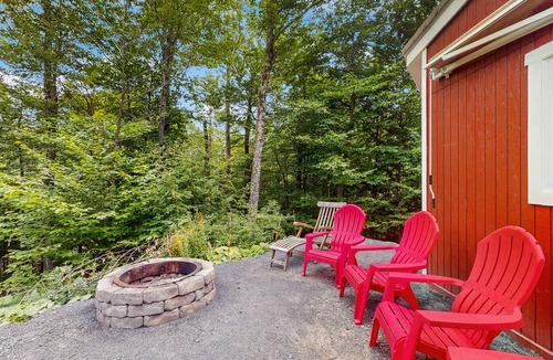 Waitsfield Cabin | Convenient tiny house w/trail access, firepit, gas grill, wifi, window a/c, w/d