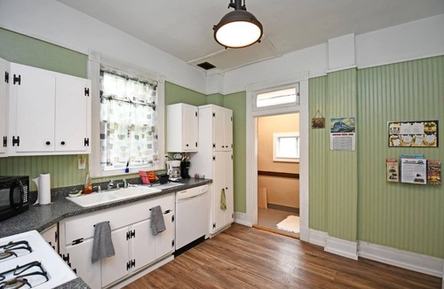 Arlington Heights House | Convenient to Everywhere! Train-Themed Bnb by active Railroad - Cincinnati Area