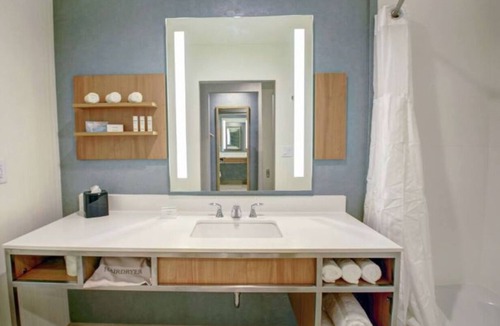 Wesley Chapel Hotel | Convenient Wesley Chapel Stays | Near I-75, Dining & Tampa Fun - 4 Units