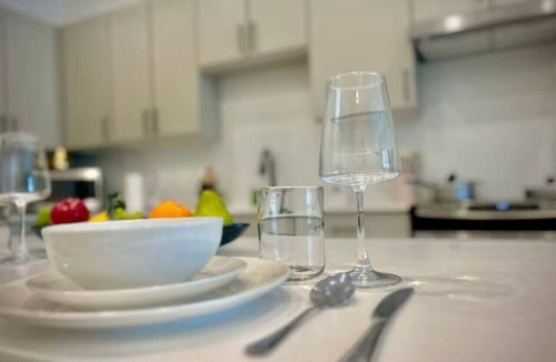 Sherman Apartment | Convenient WorkerFriendly A+Location, w/Pool&Gym