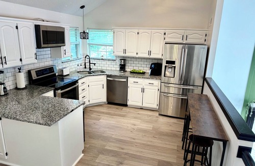Overland Park House | Conveniently located Spacious Home for Families or Large Groups in Overland Park