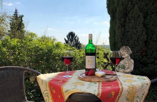 Zwingenberg Apartment | Conveniently Located Executive Apartment