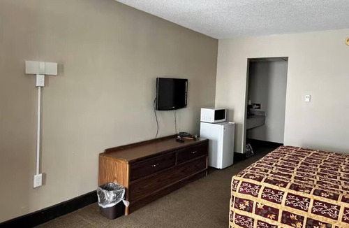 Devils Lake Hotel | Conveniently Located Room w/Free Parking, Near Devils Lake Regional Airport