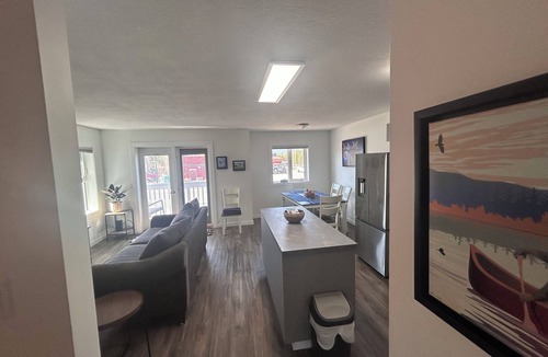 Whitehorse House | Conveniently located home perfect for a family or working professionals.