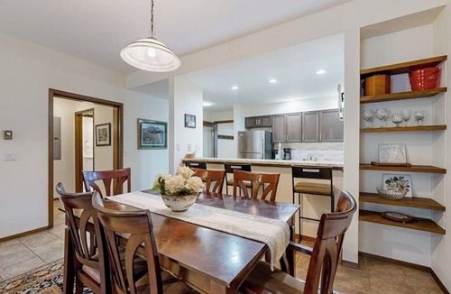 Eagle-Vail Condo | Conveniently located condo with W/D, full kitchen, & shared pool/hot tub
