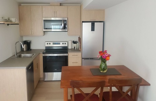 Duncan Apartment | Conveniently located guest suite in the heart of the Cowichan Valley.