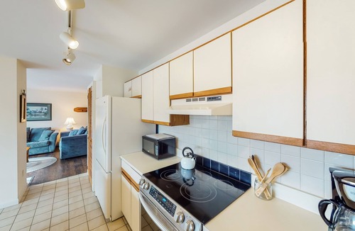 Stowe Area Condo | Conveniently located mountain condo with indoor pool & hot tub - close to skiing