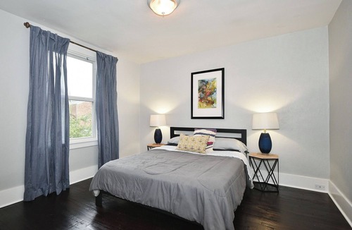 South Hills House | Conveniently Located Bungalow Near Trolley and Southside