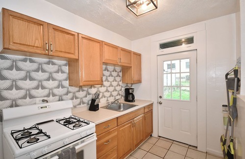 South Hills House | Conveniently Located Bungalow Near Trolley and Southside