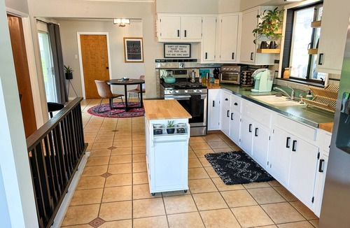 Sewickley House | Conveniently located ranch style home in the North Hills of Pittsburgh!