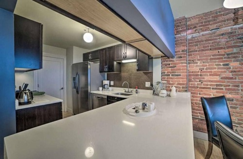 Downtown Baltimore Apartment | Convention Center corporate apartments