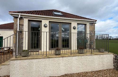 Cupar House | Converted Barn - Romantic Countryside Escape