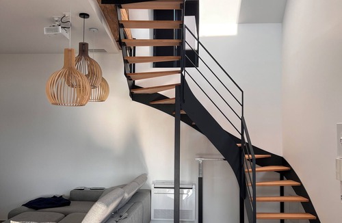 Checy House | Converted barn with superb canal views