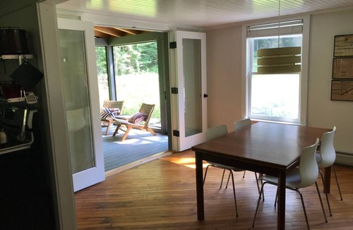 New Marlborough House | Converted Berkshire schoolhouse on a quiet river