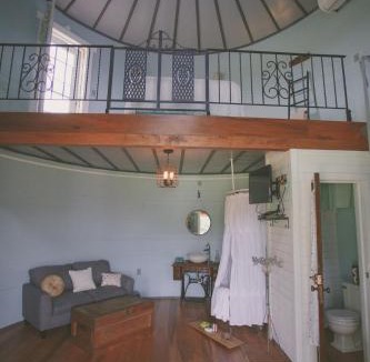 Alvan House | Converted Grain Silo for Unique Glamping Accommodation in Alvin, Illinois