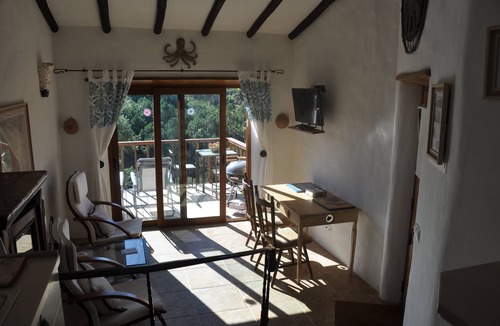 Obidos Apartment | Converted stables - double studio 8km Obidos with elevated deck & full kitchen