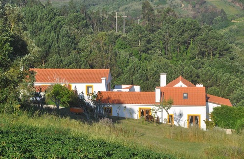 Obidos Apartment | Converted stables - double studio 8km Obidos with elevated deck & full kitchen