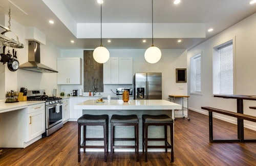 West Town Apartment | Converted Store Front Home Lets You Live Like a Local in the Heart of it All! condo