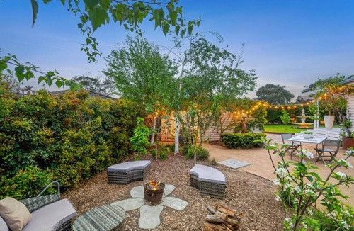 Queenscliff Apartment | Converted studio w/garden views