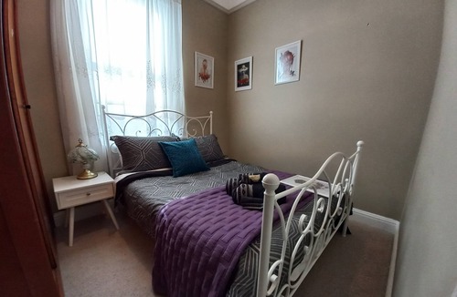 Lithgow House | Cooee On Ordnance Large 3 bedroom home