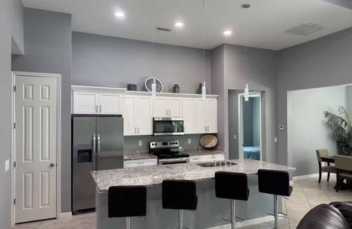 Westminister House | Cool 3-bedroom house with AC in the Sunshine State