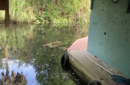 Chassahowitzka House | COOL CHAZ Waterfront River 2 bedroom Rental-4Kayaks-1Canoe-2docks-boathouse