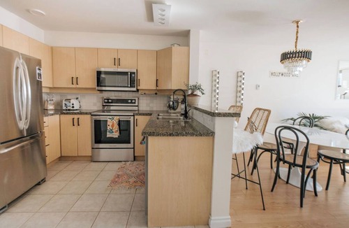 Lower Lonsdale Apartment | Cool & Comfy 3 Bedroom apartment in VANCOUVER - Perfect for your MAJOR INTERNATIONAL SPORTING EVENT trip!