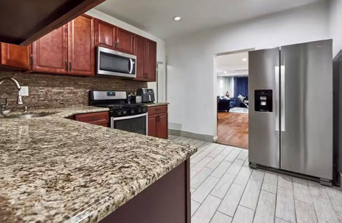 Constable Hook House | Cool- Private-Entire House-Near NYC-EWR/Free Parking-3beds/2bath