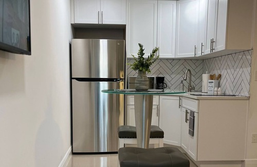 Greenacres Apartment | Cool studio, all new, perfect for a couple. strategically located to enjoy WPB !