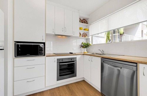 Coolum Beach Apartment | Coolum Beach 2 Bedroom Apartment with Ocean View @ Surf Dance