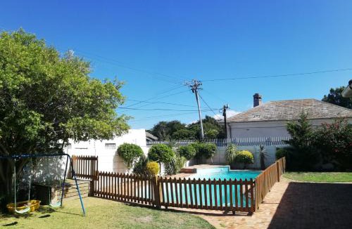 Pinelands Ski Chalet | Coons Cove