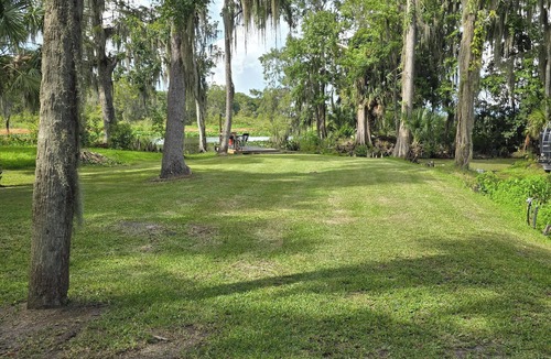 Cross Creek House | Cooper's Creekside in Cross Creek is located right on the creek with boat access