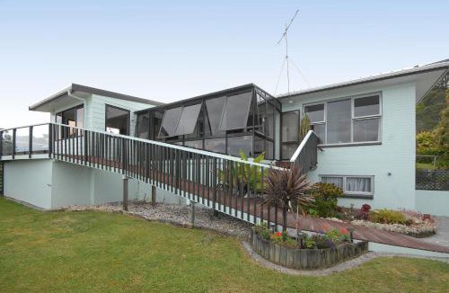 Coopers Beach House | Coopers Beach home with stunning views