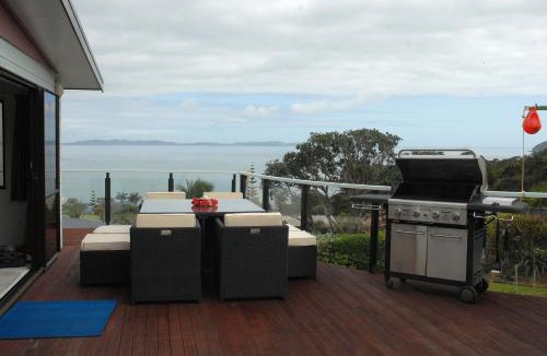 Coopers Beach House | Coopers Beach home with stunning views