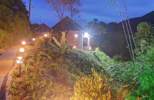 Mahadevpet Hotel | Coorg Heritage Hill View Resort