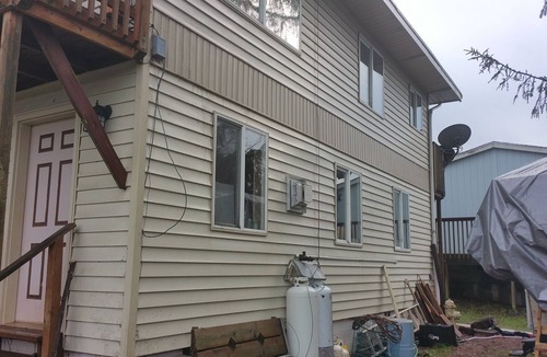 Coos Bay Apartment | Coos Bay View 2-bedroom apartment with bonus third room