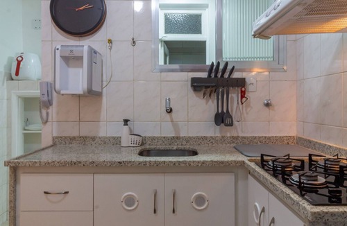 Copacabana Apartment | Copacabana Refuge Near the Beach | I801