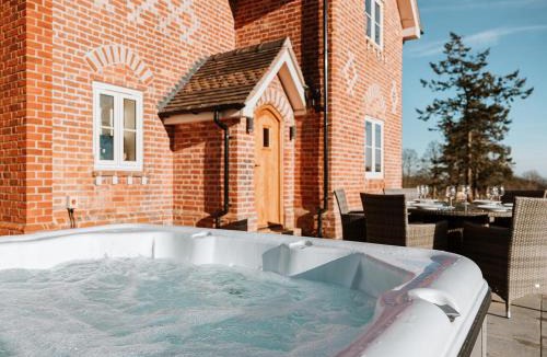 Guilsfield House | Copper Beech Cottage