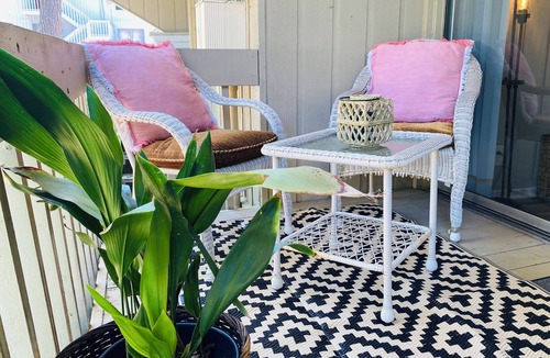 Daphne Condo | Copper Den Condo by the Bay, Chic & Cozy studio