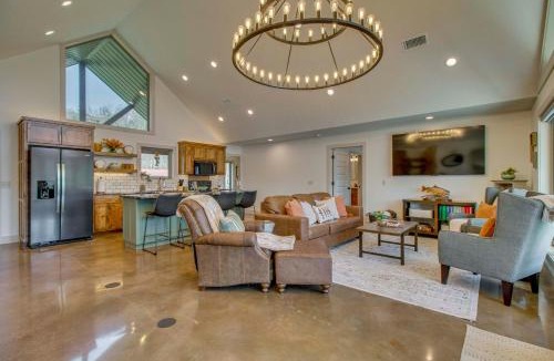 Norfork House | 'CopperTop Cabin' Waterfront White River Retreat