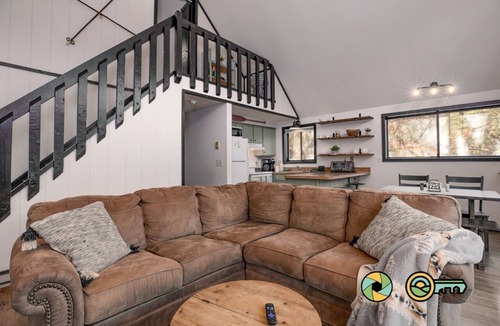 Basye Ski Chalet | Coppertop Chalet - cozy and convenient!