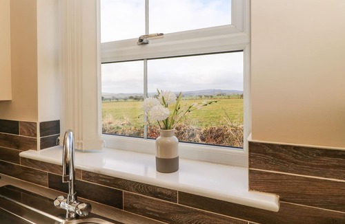 Morpeth Cottage | COQUET, pet friendly, with a garden in Longframlington