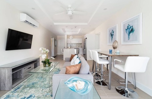 Little Battaleys Apartment | Coral Beach 107