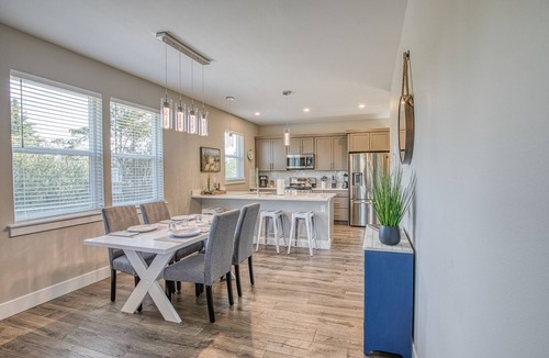 Ocean Shores House | Coral Beach Cottage - Oyhut Bay Seaside Village