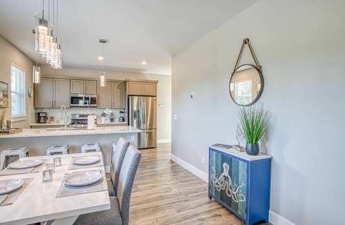 Ocean Shores House | Coral Beach Cottage - Oyhut Bay Seaside Village