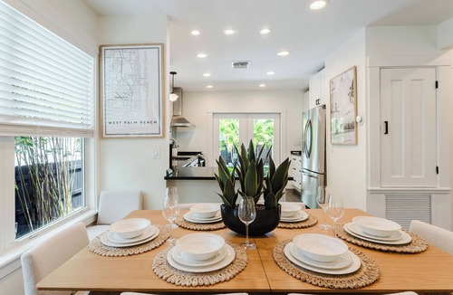 Flamingo Parks House | Coral Cove Hideaway | Guest House & Heated Pool!